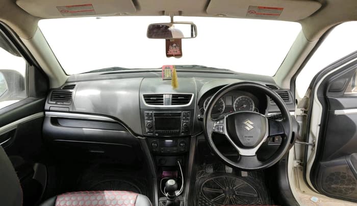 2011 Maruti Swift ZXI, CNG, Manual, 1,34,891 km, interior