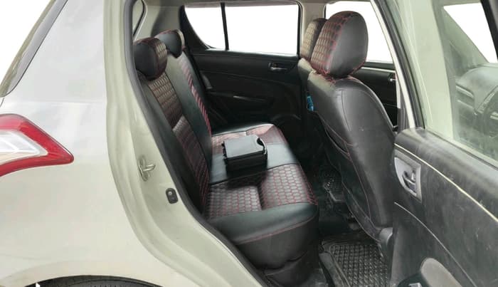 2011 Maruti Swift ZXI, CNG, Manual, 1,34,891 km, interior