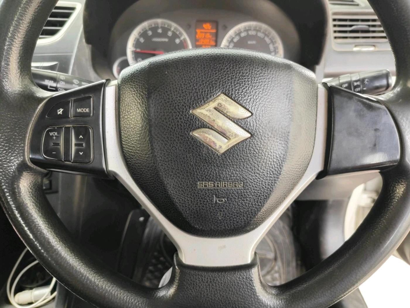 2011 Maruti Swift ZXI, CNG, Manual, 1,34,891 km, interior