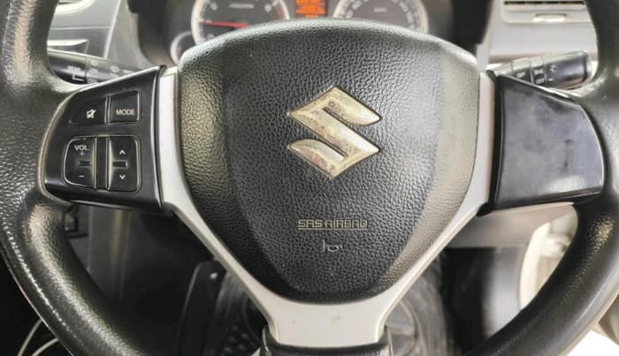 2011 Maruti Swift ZXI, CNG, Manual, 1,34,891 km, interior