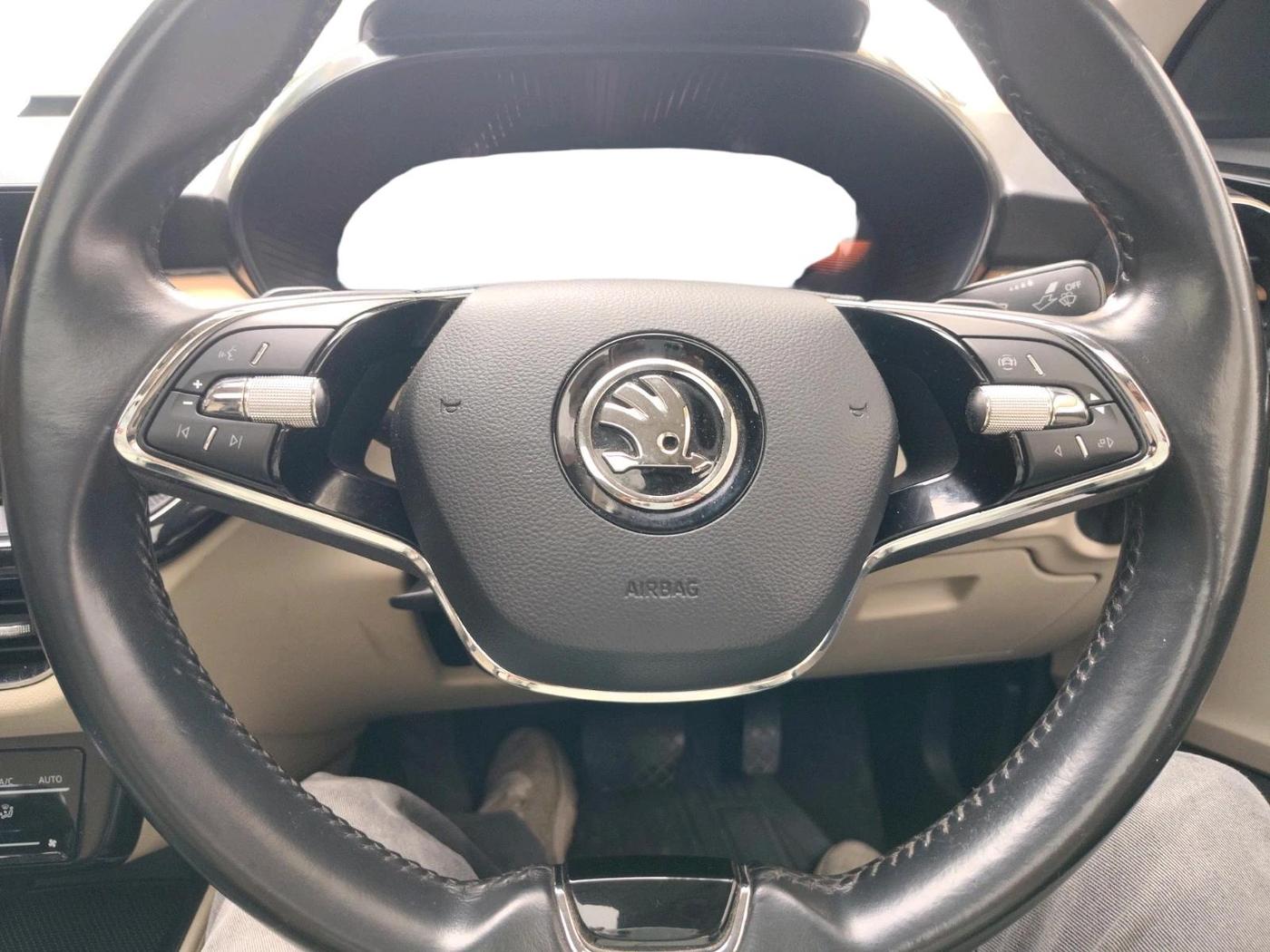 2022 Skoda SLAVIA STYLE 1.0L TSI AT, Petrol, Automatic, 38,300 km, interior