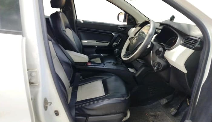 2022 Renault Kiger RXE MT, Petrol, Manual, 38,260 km, interior