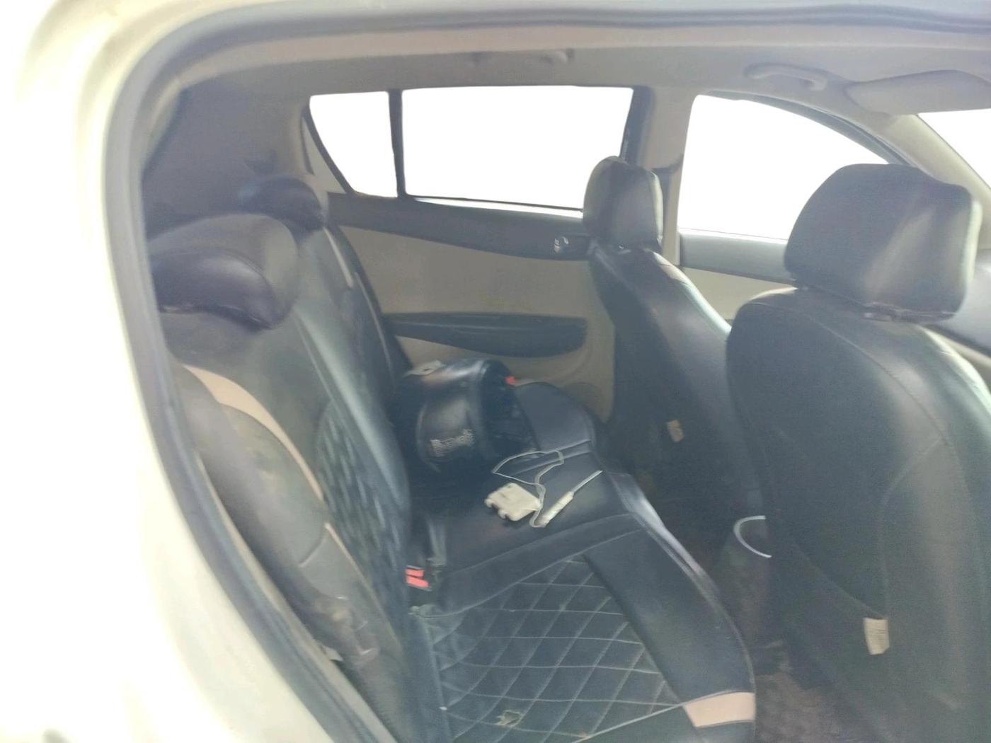 2013 Hyundai i20 SPORTZ 1.2, Petrol, Manual, 73,274 km, interior