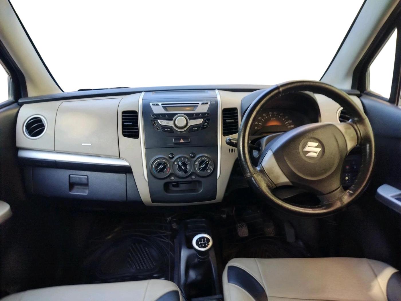 2013 Maruti Wagon R 1.0 LXI CNG, CNG, Manual, 99,735 km, interior
