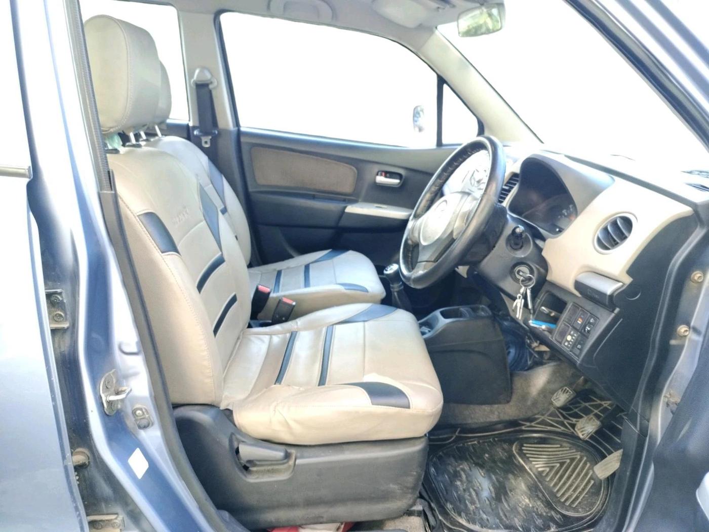 2013 Maruti Wagon R 1.0 LXI CNG, CNG, Manual, 99,735 km, interior