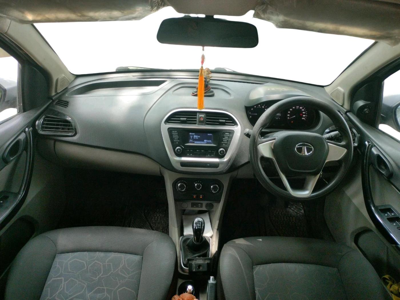 2017 Tata Tiago XT PETROL, Petrol, Manual, 56,055 km, interior