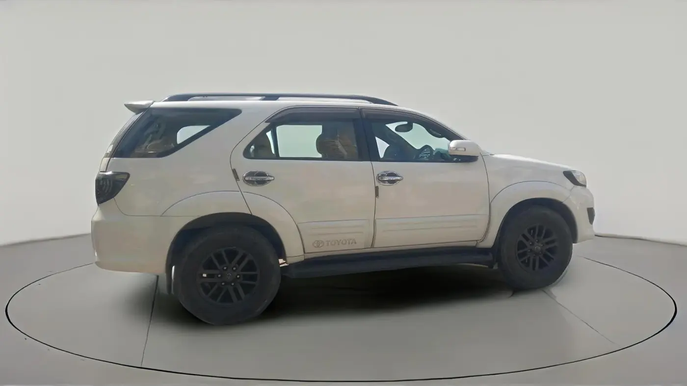 2016 Toyota Fortuner 3.0 4X2 AT, Diesel, Automatic, 75,319 km, exterior