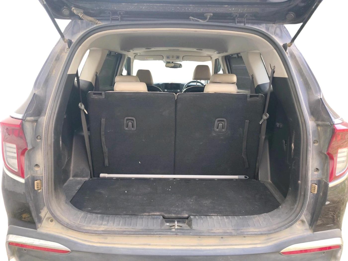 2022 KIA CARENS LUXURY PLUS 1.4 PETROL 6 STR, Petrol, Manual, 32,800 km, exterior
