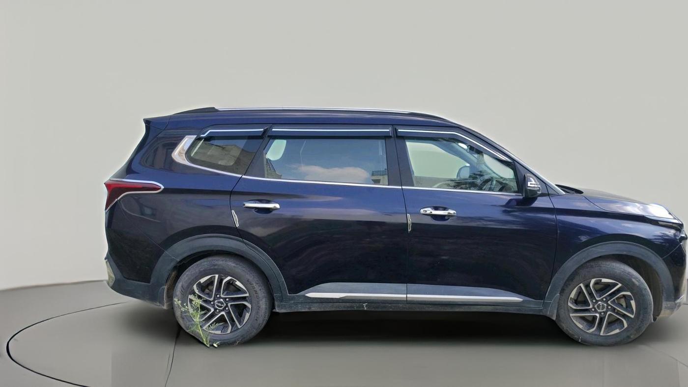 2022 KIA CARENS LUXURY PLUS 1.4 PETROL 6 STR, Petrol, Manual, 32,800 km, exterior