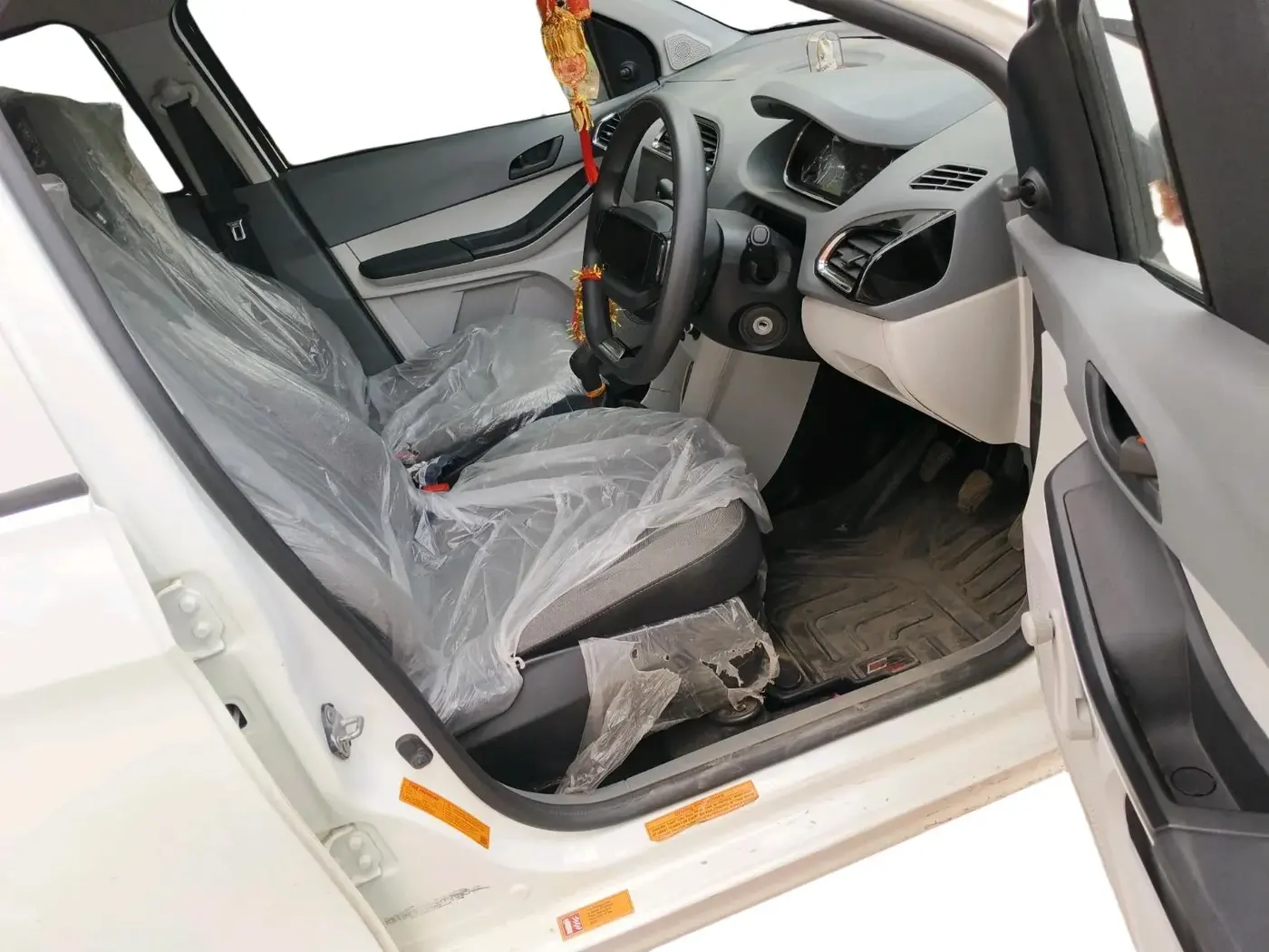 2025 Tata Tiago XE CNG, CNG, Manual, 16,426 km, interior