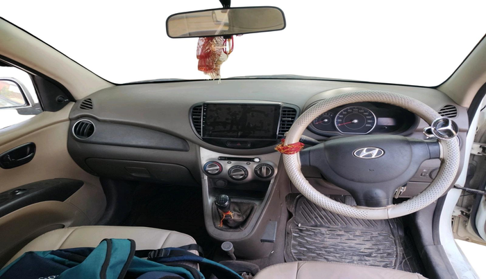 2012 Hyundai i10 ERA 1.1, CNG, Manual, 1,14,015 km, interior
