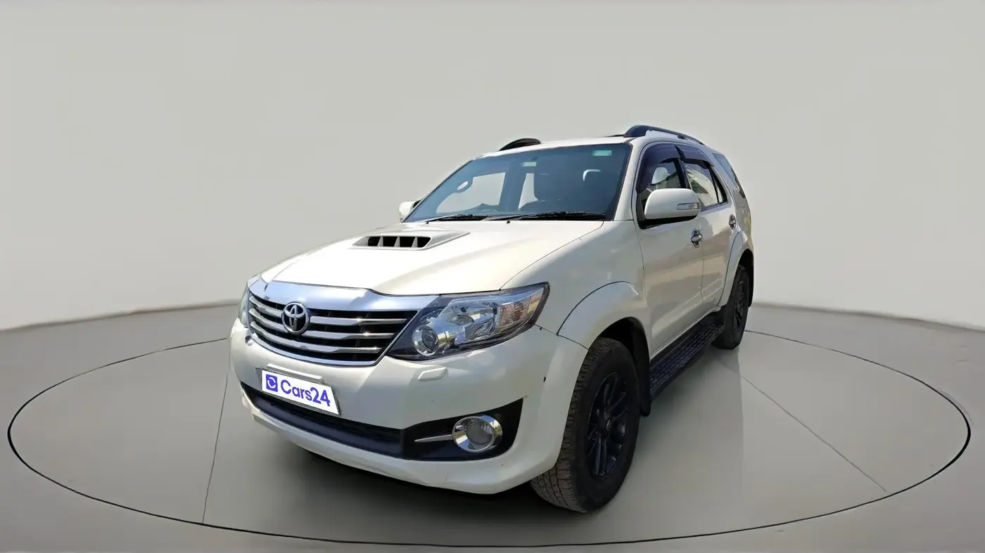 2015 Toyota Fortuner 3.0 4X4 MT, Diesel, Manual, 4,03,964 km, exterior