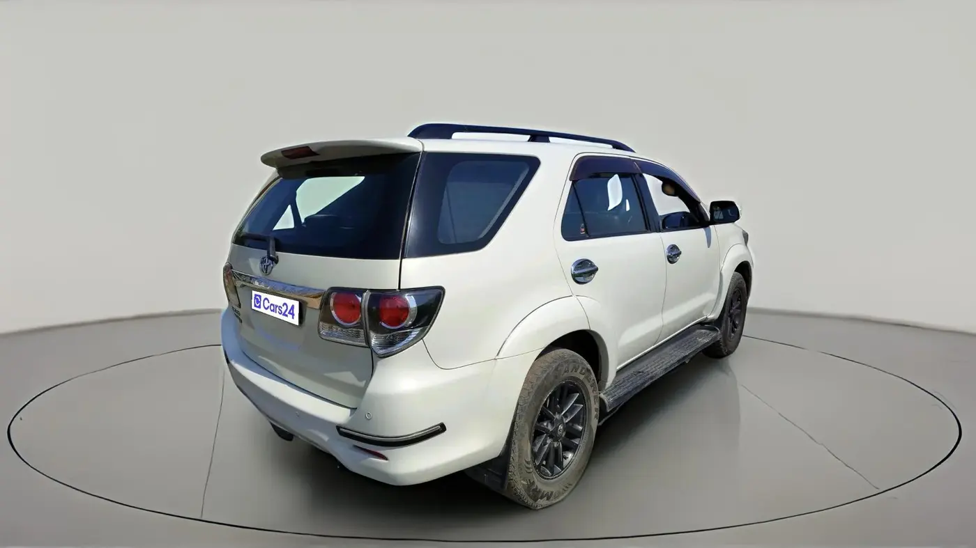 2015 Toyota Fortuner 3.0 4X4 MT, Diesel, Manual, 4,03,964 km, exterior
