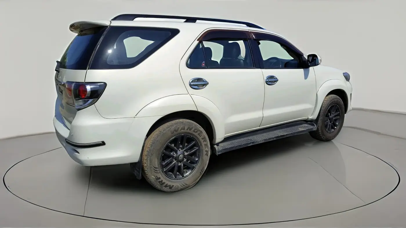2015 Toyota Fortuner 3.0 4X4 MT, Diesel, Manual, 4,03,964 km, exterior