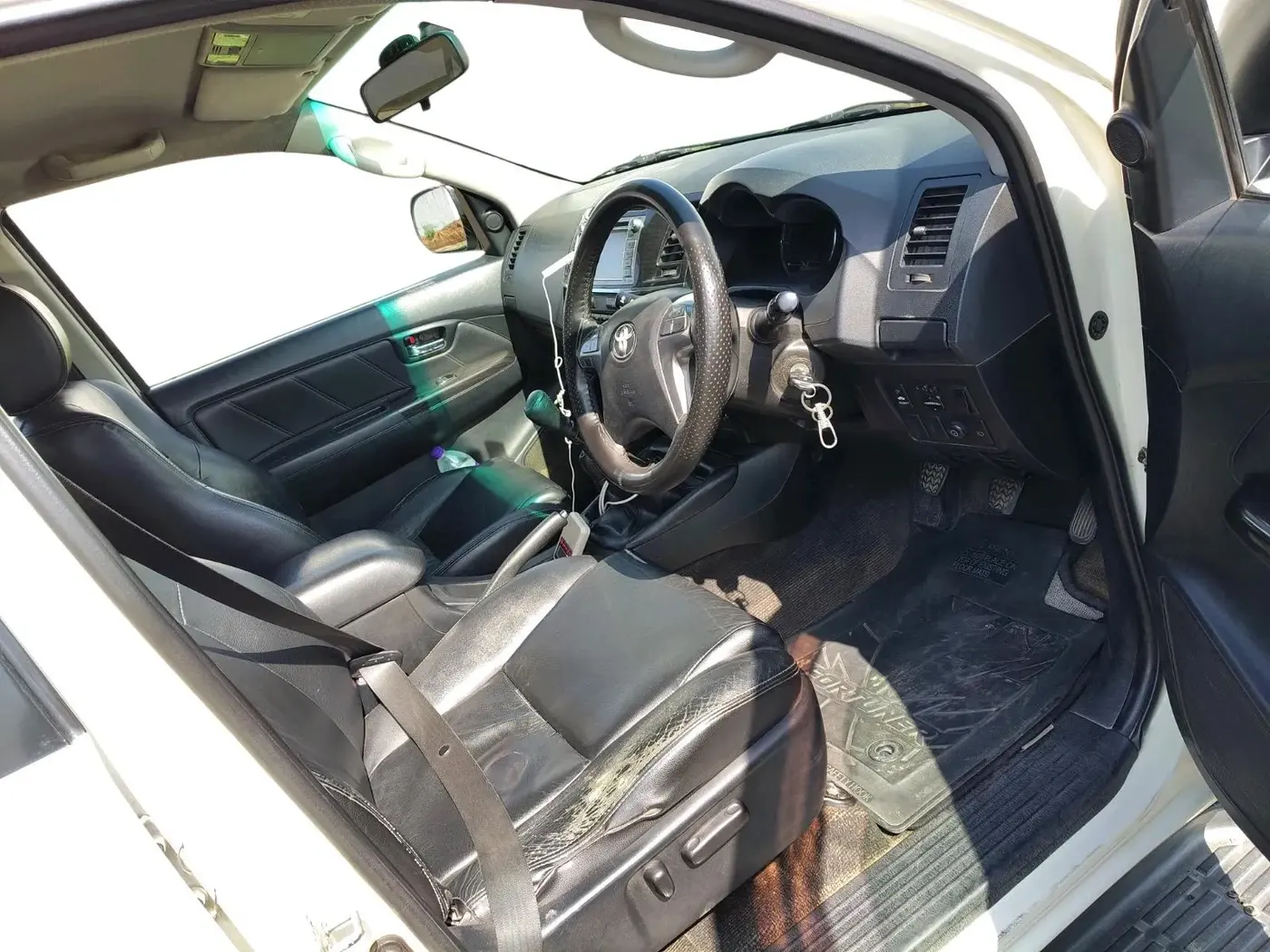 2015 Toyota Fortuner 3.0 4X4 MT, Diesel, Manual, 4,03,964 km, interior