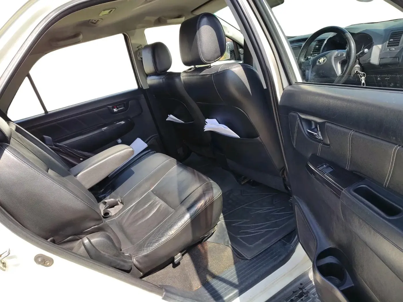 2015 Toyota Fortuner 3.0 4X4 MT, Diesel, Manual, 4,03,964 km, interior