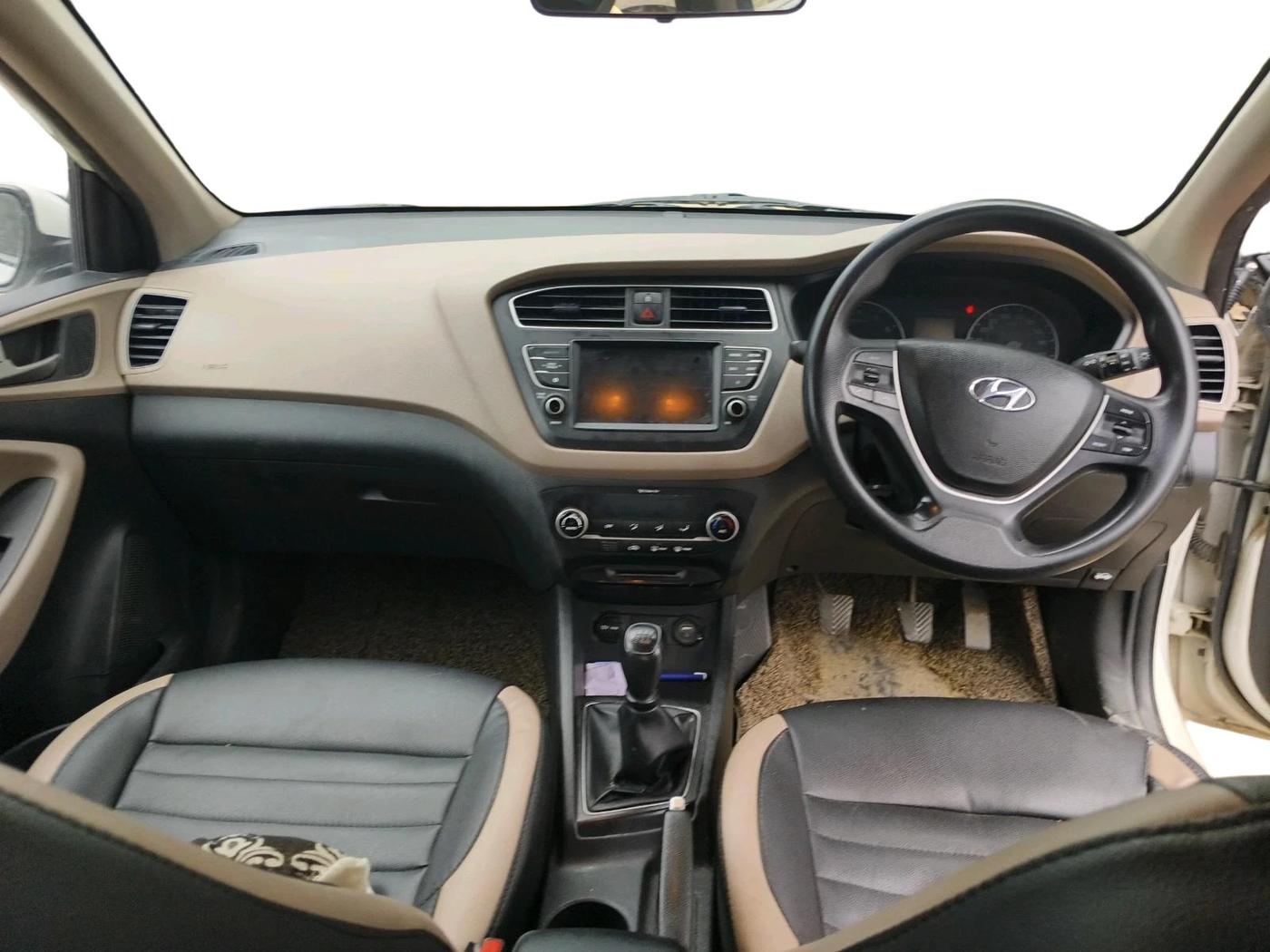 2018 Hyundai Elite i20 ASTA 1.2, Petrol, Manual, 1,15,371 km, interior