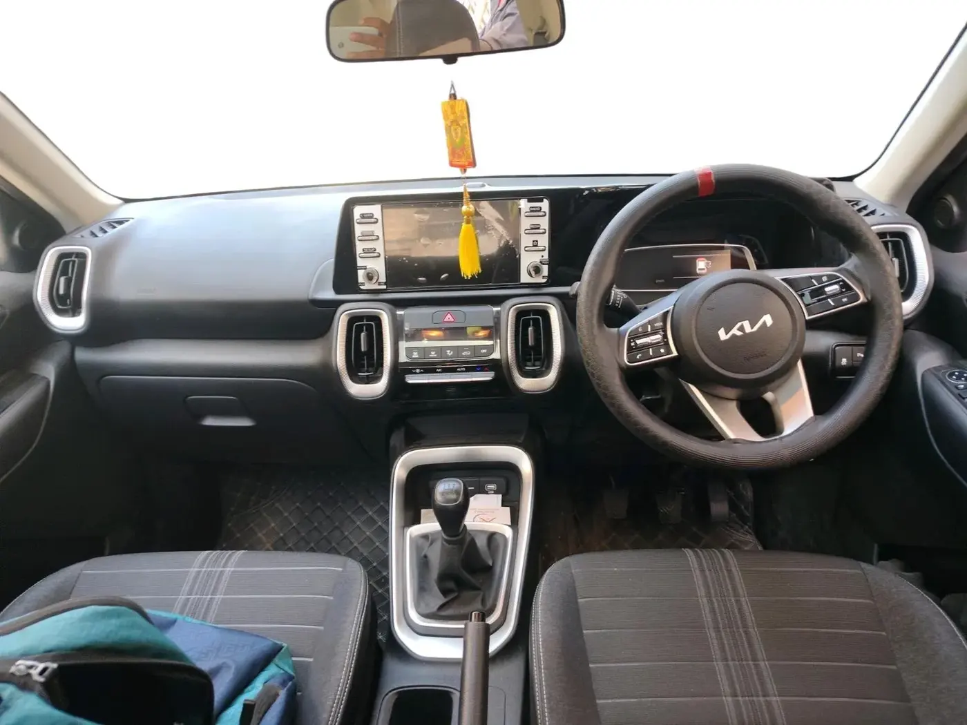 2025 KIA SONET HTK (O) 1.2 Petrol MT, Petrol, Manual, 3,370 km, interior