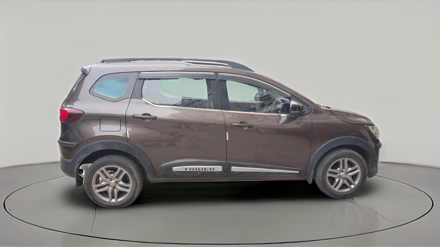 2022 Renault TRIBER RXZ, Petrol, Manual, 35,547 km, exterior