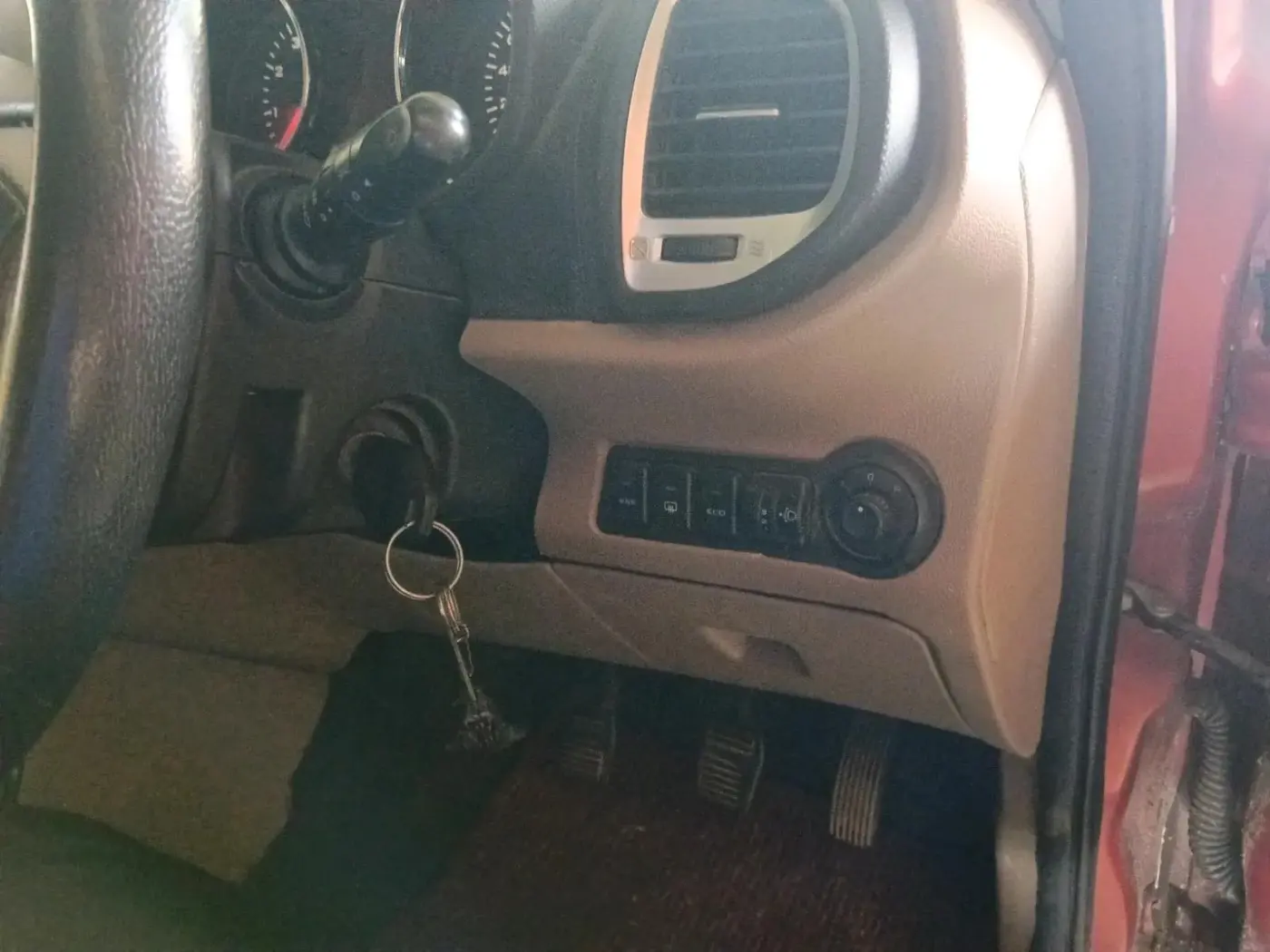 2017 Mahindra TUV300 T8 DUAL TONE, Diesel, Manual, 57,251 km, interior