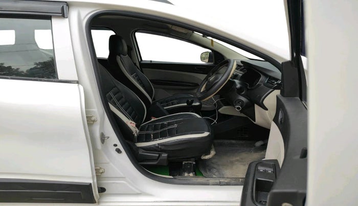 2022 Renault TRIBER RXL MT, Petrol, Manual, 1,58,554 km, interior