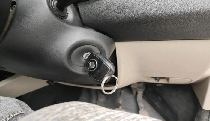 2022 Renault TRIBER RXL MT, Petrol, Manual, 1,58,554 km, interior