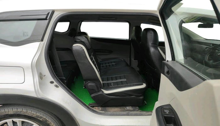 2022 Renault TRIBER RXL MT, Petrol, Manual, 1,58,554 km, interior