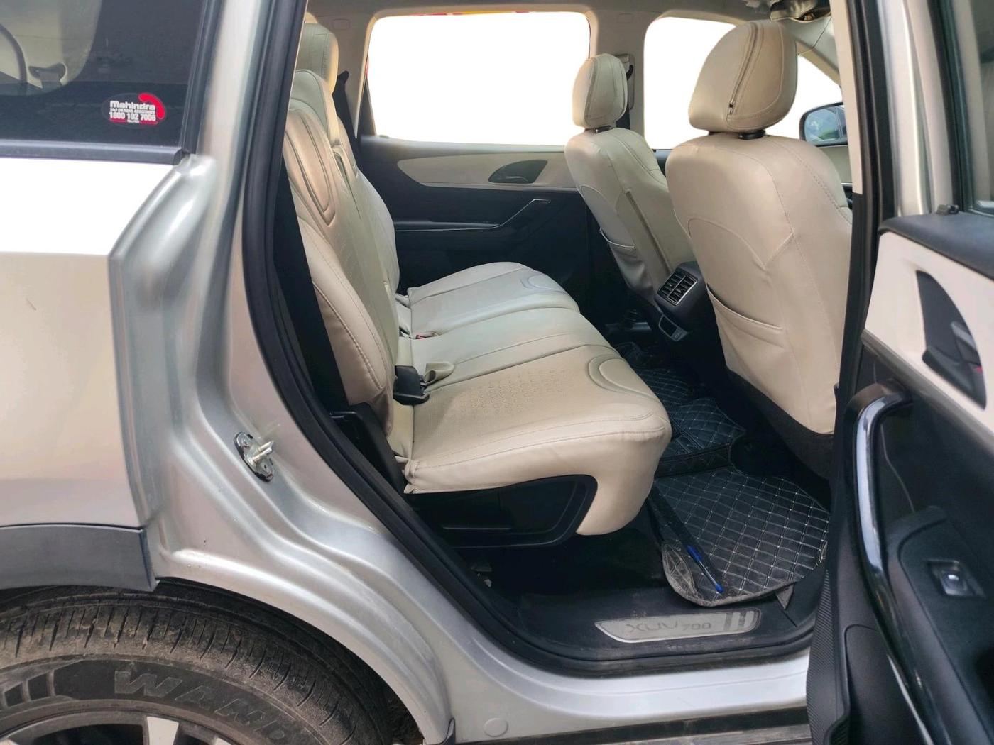 2022 Mahindra XUV700 AX 5 P MT 7 STR, Petrol, Manual, 37,816 km, interior