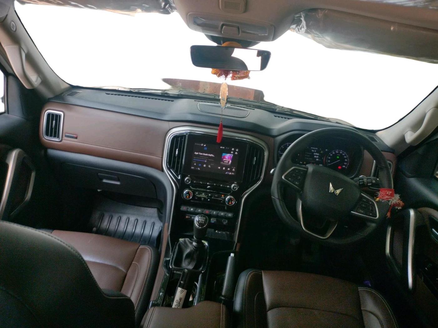 2024 Mahindra SCORPIO-N Z8 L DIESEL MT 2WD 7 STR, Diesel, Manual, 5,276 km, interior