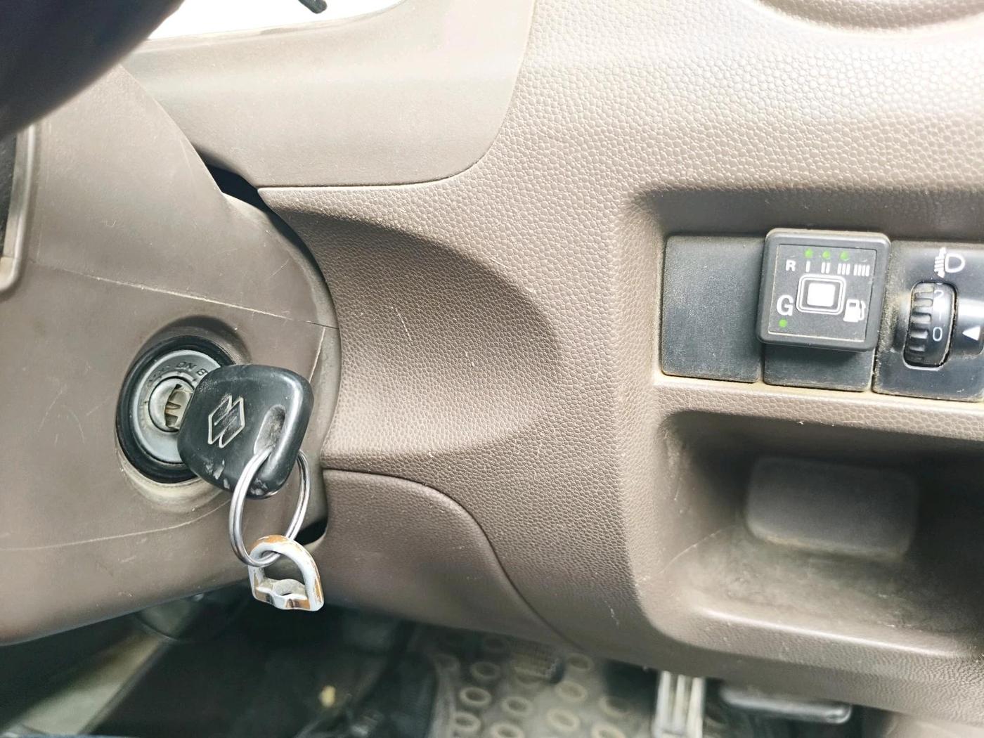 2013 Maruti Alto 800 LXI, CNG, Manual, 1,19,386 km, interior