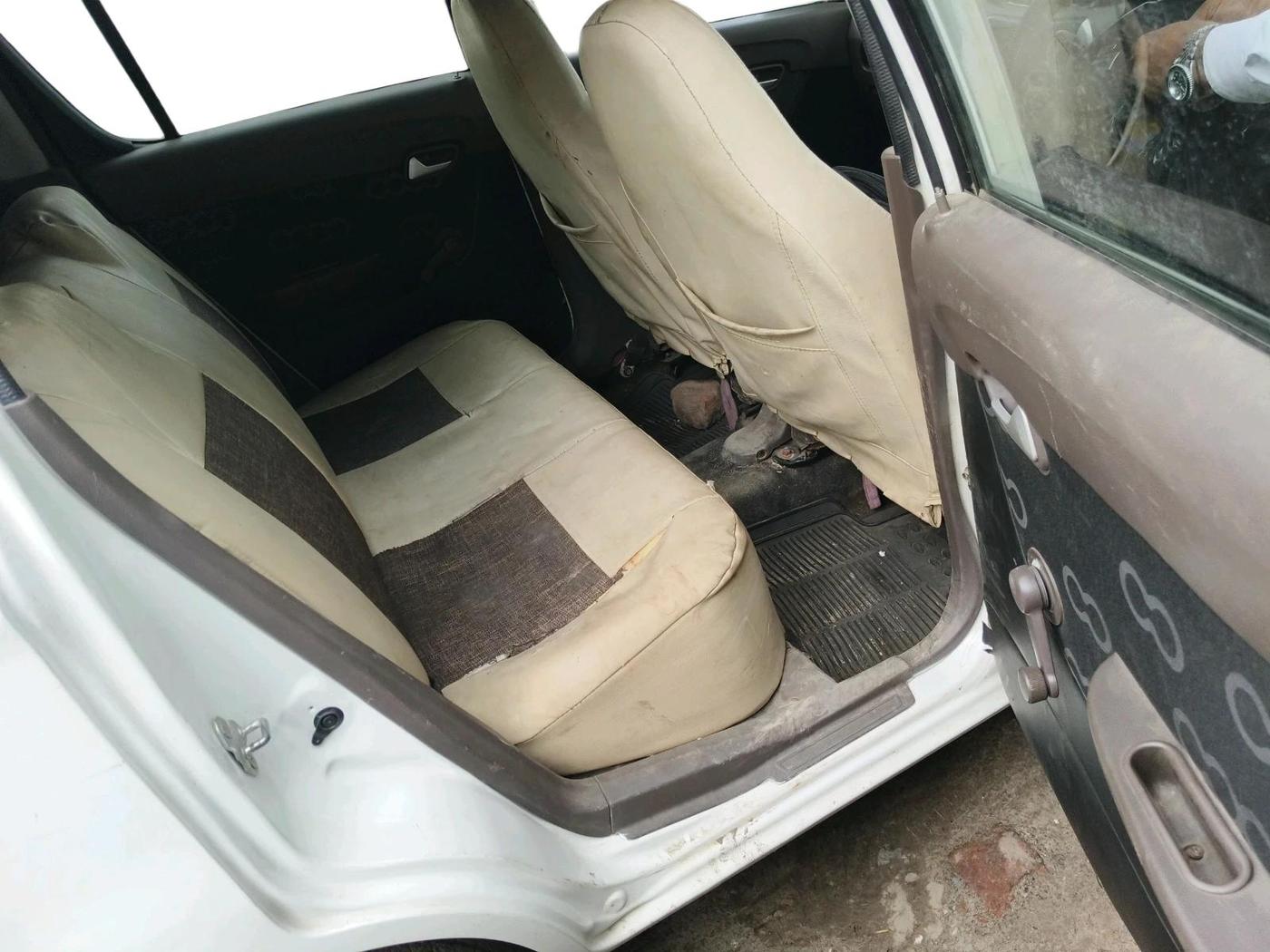 2013 Maruti Alto 800 LXI, CNG, Manual, 1,19,386 km, interior