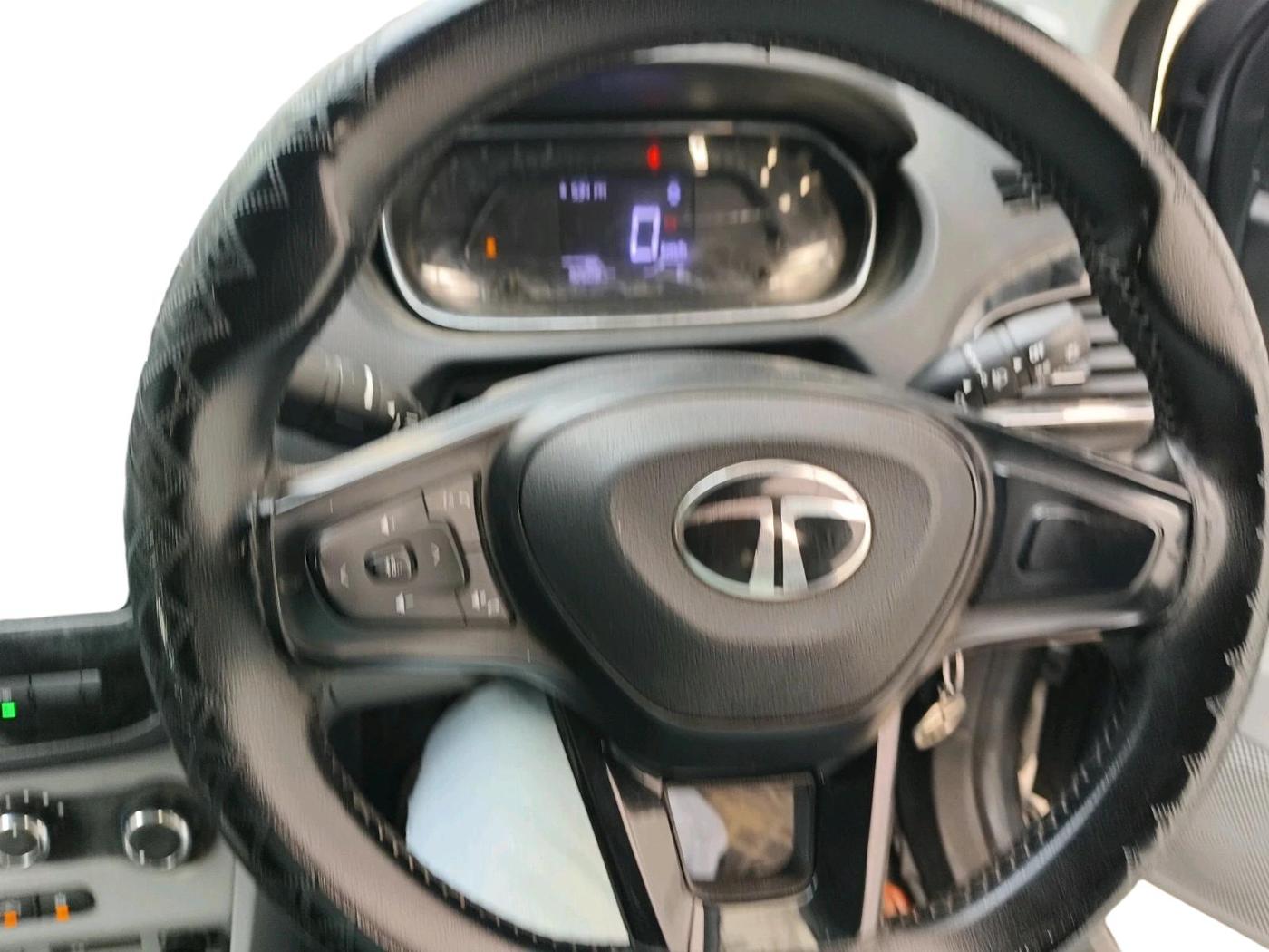 2024 Tata Tiago XT CNG, CNG, Manual, 92,610 km, interior