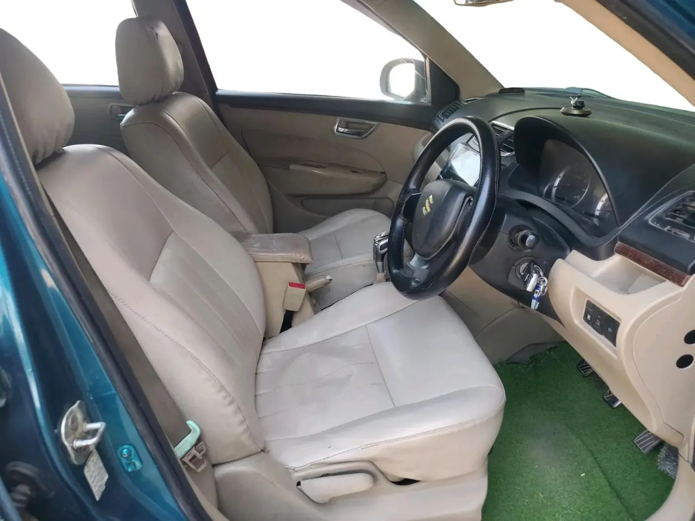 2012 Maruti Swift Dzire VXI, CNG, Manual, 1,59,662 km, interior