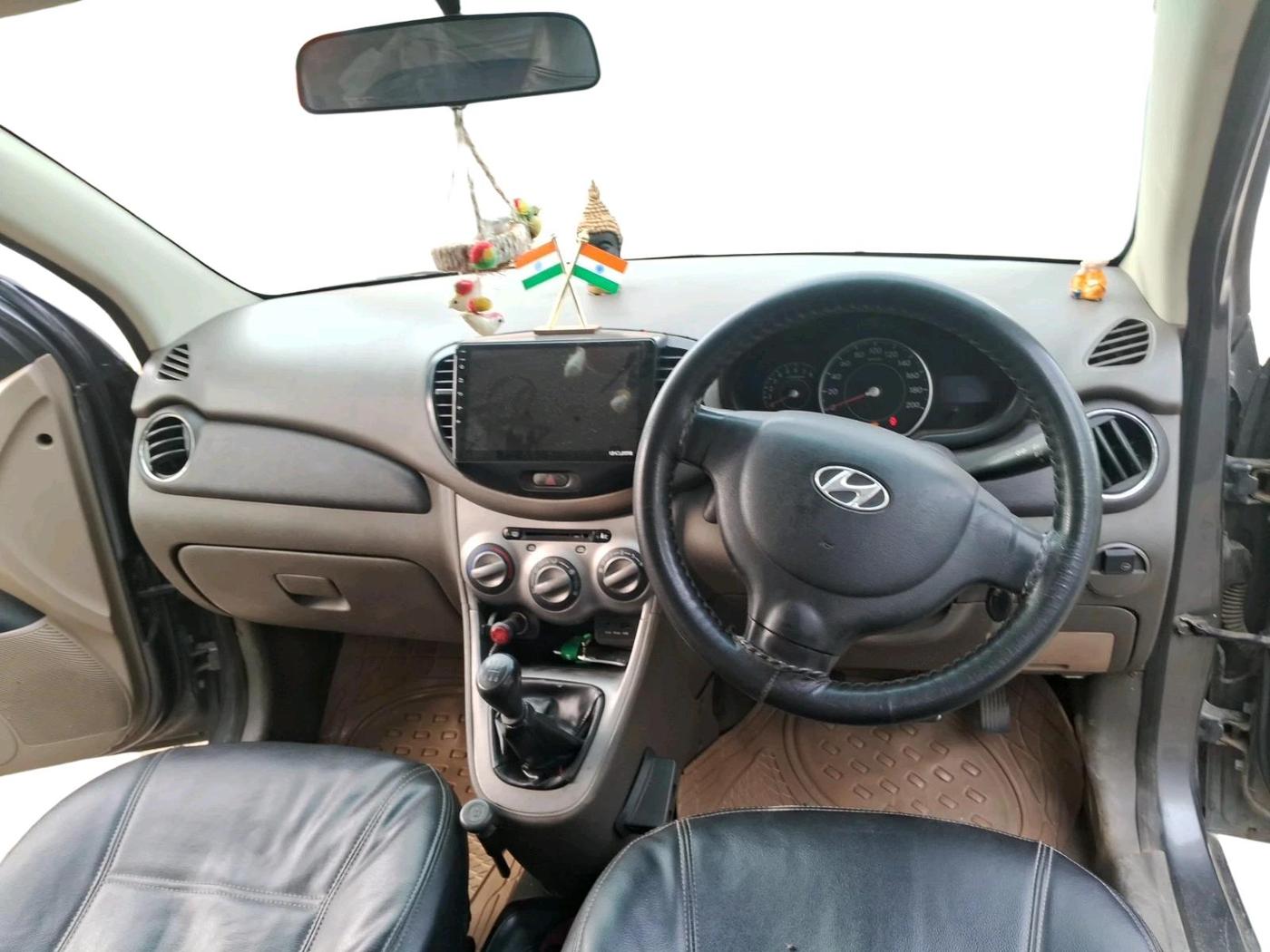 2012 Hyundai i10 SPORTZ 1.2, CNG, Manual, 1,18,603 km, interior