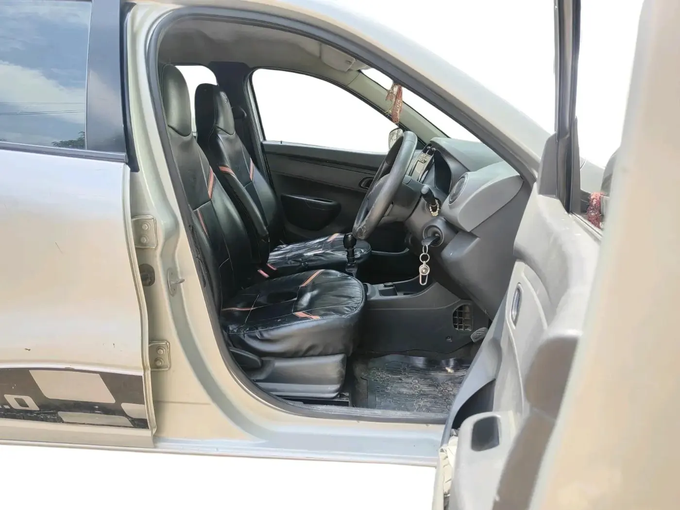 2016 Renault Kwid RXT 1.0, Petrol, Manual, 88,689 km, interior