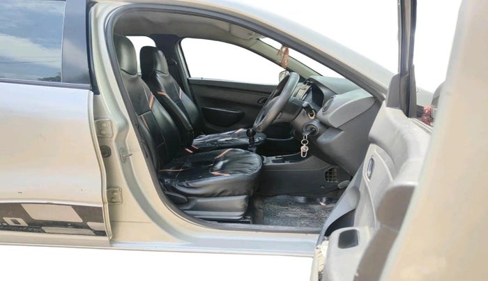 2016 Renault Kwid RXT 1.0, Petrol, Manual, 88,689 km, interior