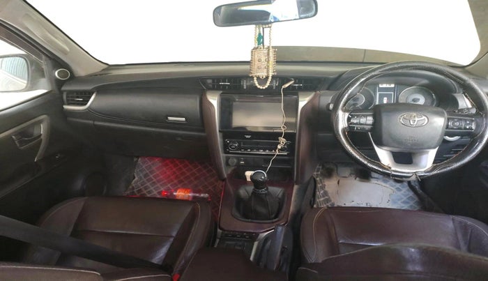 2018 Toyota Fortuner 2.8 4X2 AT, Diesel, Automatic, 93,111 km, interior