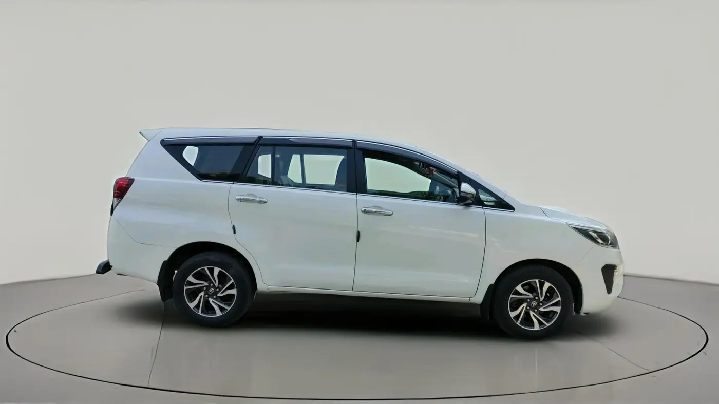 2022 Toyota Innova Crysta 2.4 VX 7 STR, Diesel, Manual, 48,500 km, exterior
