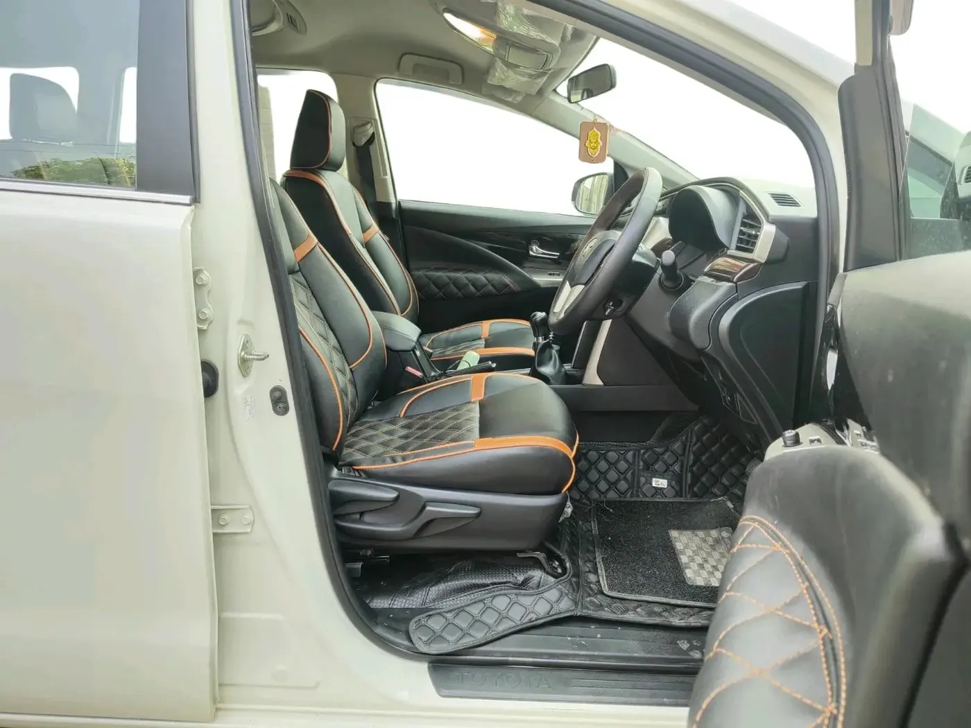 2022 Toyota Innova Crysta 2.4 VX 7 STR, Diesel, Manual, 48,500 km, interior