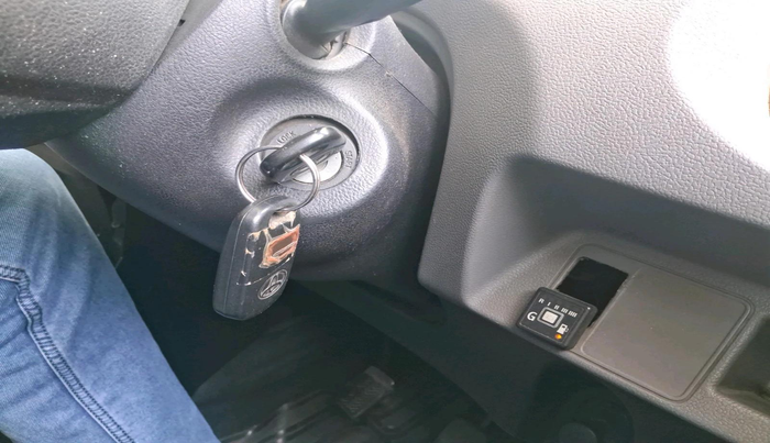 2011 Toyota Etios V, Petrol, Manual, 1,25,854 km, interior