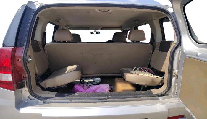 2017 Mahindra TUV300 T4, Diesel, Manual, 95,529 km, exterior