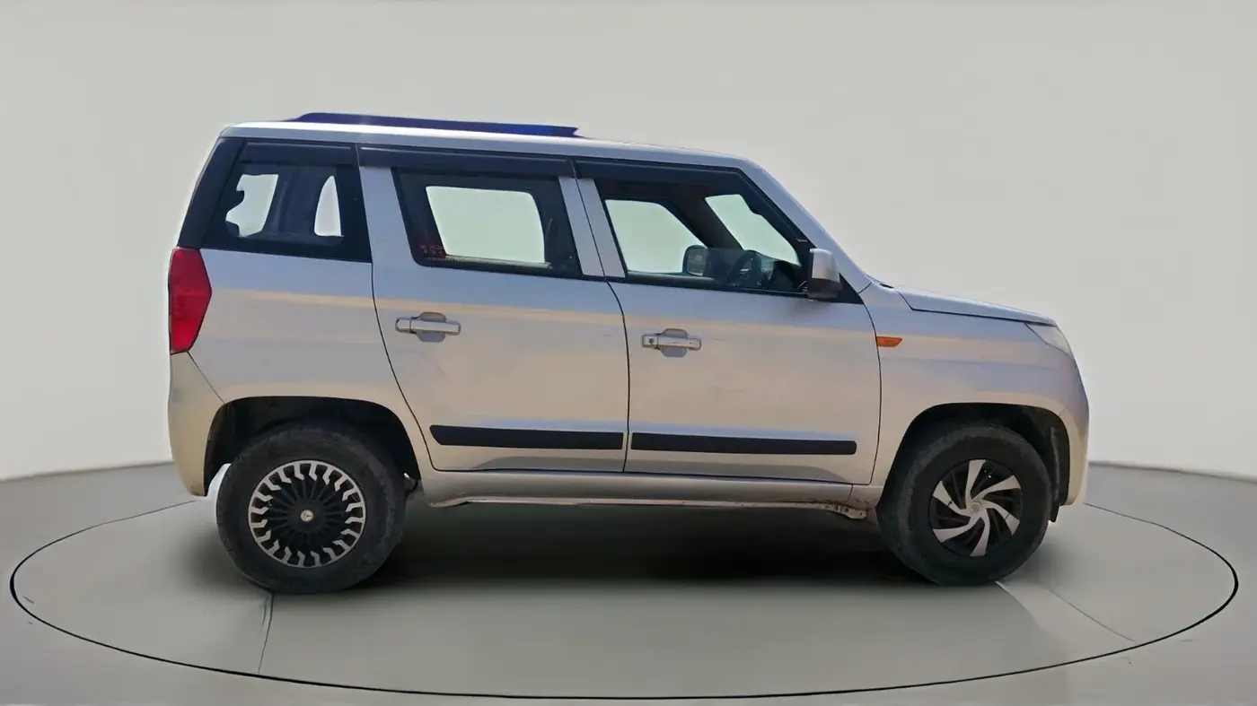 2017 Mahindra TUV300 T4, Diesel, Manual, 95,529 km, exterior