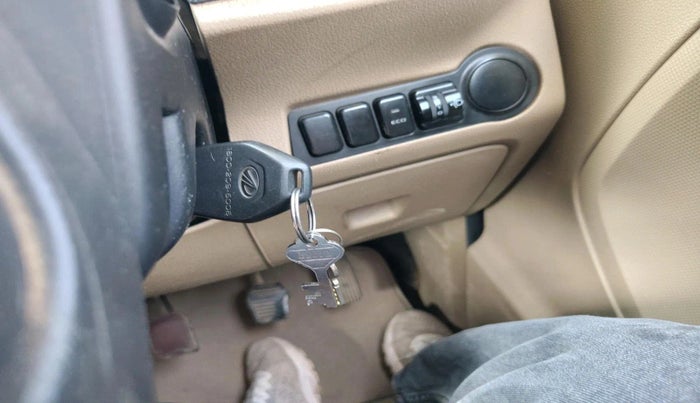 2017 Mahindra TUV300 T4, Diesel, Manual, 95,529 km, interior