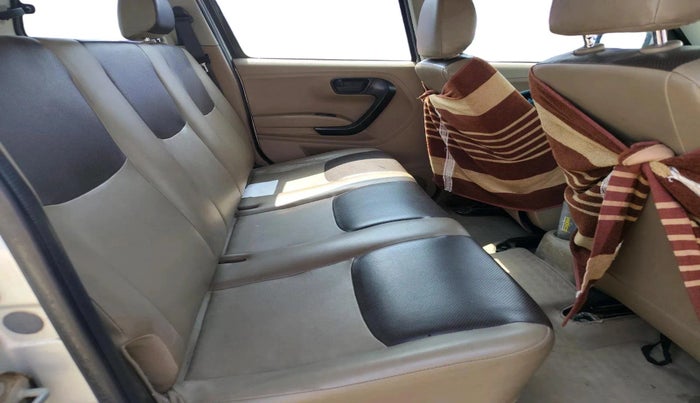 2017 Mahindra TUV300 T4, Diesel, Manual, 95,529 km, interior