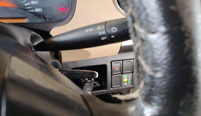 2017 Maruti Wagon R 1.0 LXI CNG, CNG, Manual, 1,45,454 km, interior