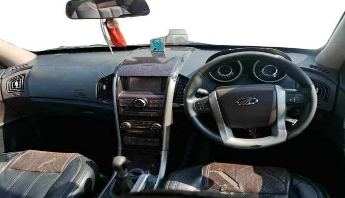 2013 Mahindra XUV500 W8, Diesel, Manual, 1,57,729 km, interior