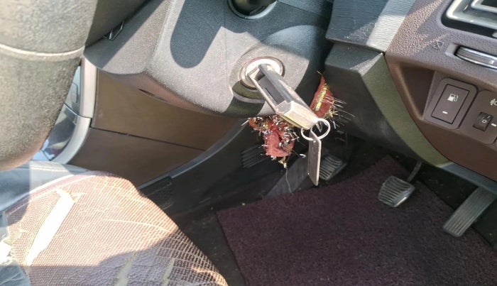 2013 Mahindra XUV500 W8, Diesel, Manual, 1,57,729 km, interior