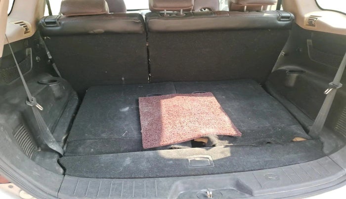 2013 Mahindra XUV500 W8, Diesel, Manual, 1,57,729 km, interior