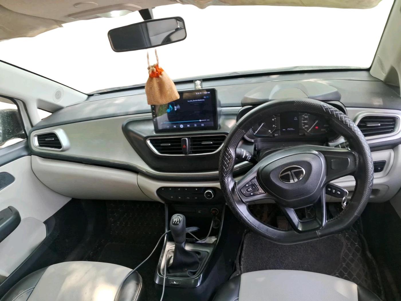 2024 Tata ALTROZ XM PETROL, Petrol, Manual, 25,036 km, interior