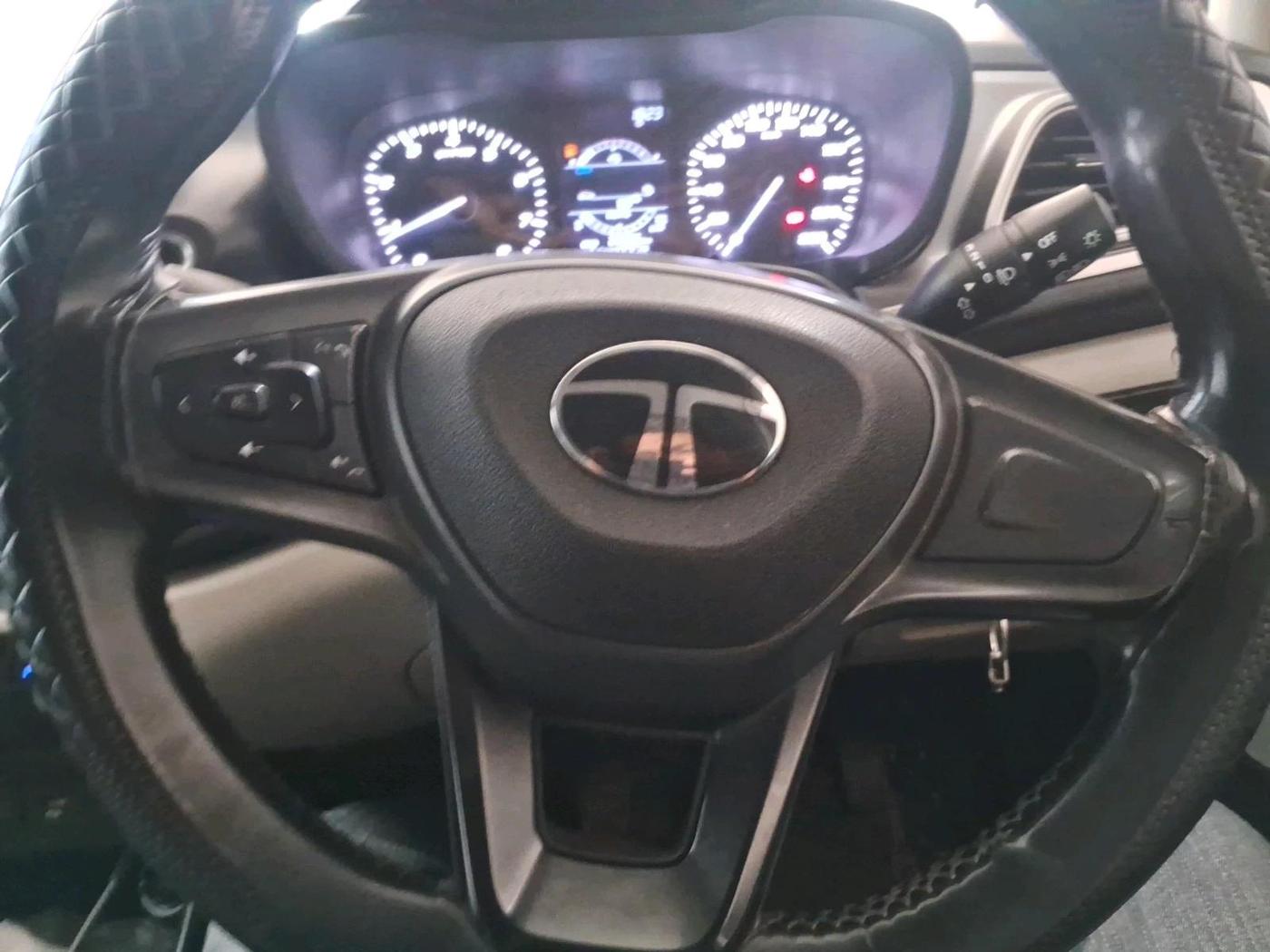 2024 Tata ALTROZ XM PETROL, Petrol, Manual, 25,036 km, interior
